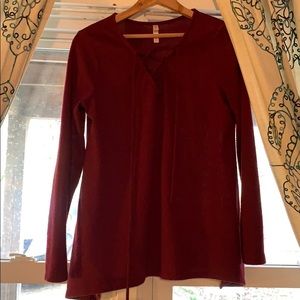 Xhilaration sweater size S Maroon